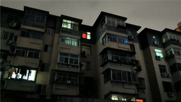 光比跑分怎么够？天玑9000影像能力测试：解锁“夜景录像”神技