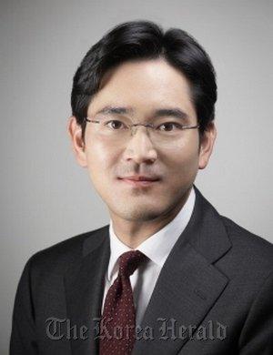 三星电子董事长李健熙将提拔其子李在�F为总裁