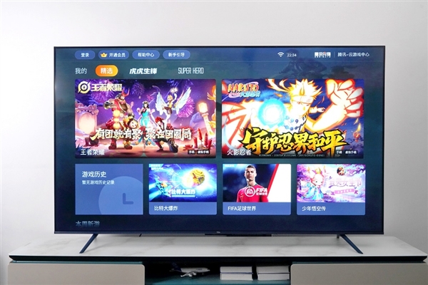 带手柄的游戏电视！TCL电光蓝游戏电视V8E Max图赏