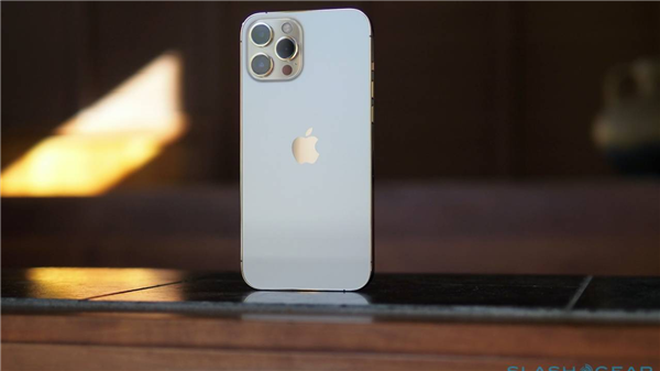 苹果下代手机或命名iPhone12s：这意味着什么？