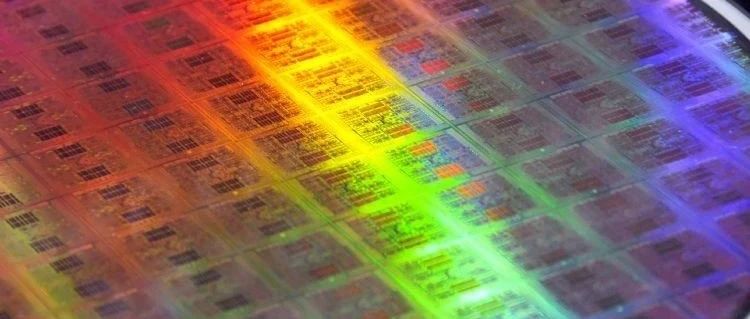 供应紧张，南京海关工作人员：进口芯片涨价20%！