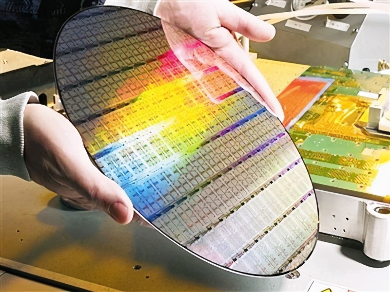 Intel曾逼得AMD卖厂,可曾想到它也可能要走上这条路? Intel曾逼得AMD卖厂,可曾想到它也可能要走上这条路?