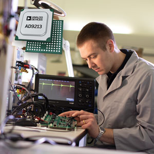 ADI 12位10.25－GSPS射频ADC为仪器仪表和通信应用树立新性能标准