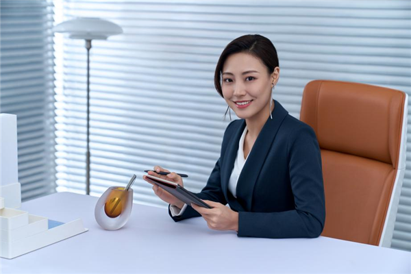 科大讯飞智能办公本Air发布:仅2枚硬币厚 首搭扫描摄像头