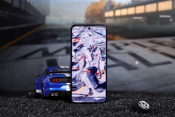 天玑8100+独显芯片！realme GT Neo3正面首度公布：超窄边框中孔屏