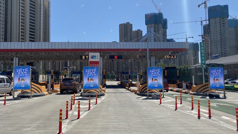 显示应用的“突破者”：LED广告机在户外广告市场大展拳脚
