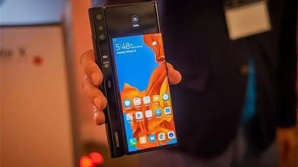 华为发布首款5G可折叠屏手机，售价约1万7，年中上市