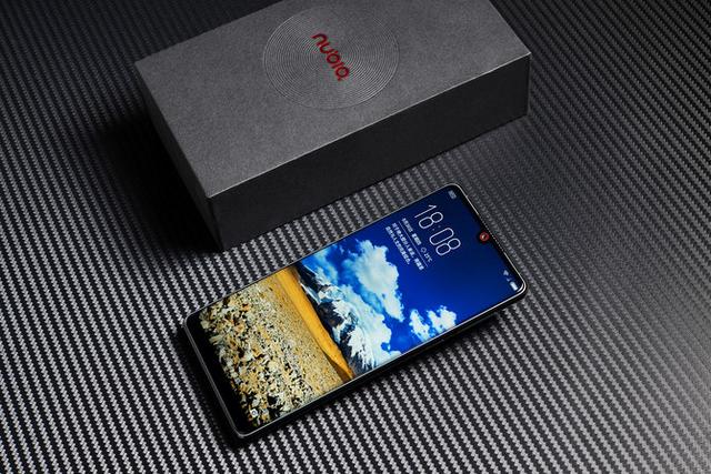 努比亚Z18轻测，到底是什么让我对它这么着迷？