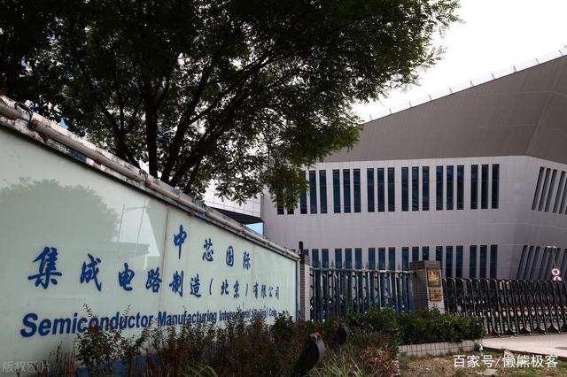 高端光刻机不再必需？中国科研团队传来喜讯，新型光量子芯片问世