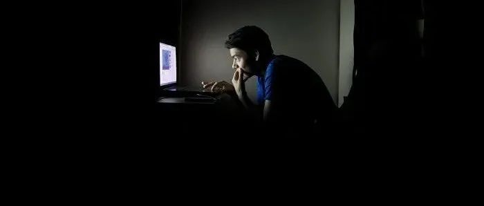 B站向爆料人发出律师函，并否认篡改员工加班记录；许家印称不能靠贱卖资产还债；腾讯否认永不录用怒怼管理层应届生｜雷峰早报