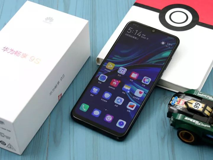 华为畅享9S评测：后置2400万超广角AI三摄