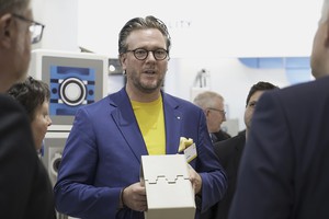 浩亭于2022汉诺威工业博览会展示Connectivity+实践