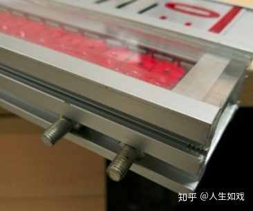 磁翻板液位计磁翻片间距对测量的影响