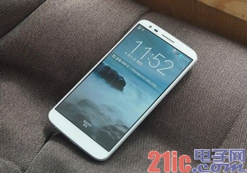 iPhone 6运行iOS 8 看起来不错!