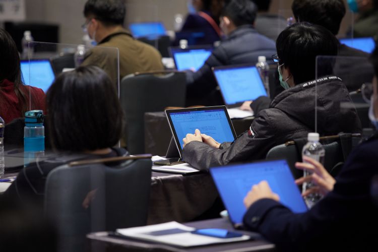 NB终端市场的前景不明，让供应链业者也同感压力。李建梁摄