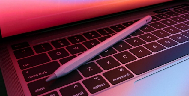 MacBook Pro的Touch Bar被Apple Pencil基座取代