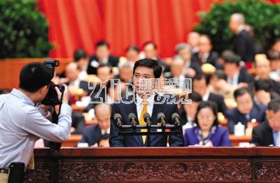 全国政协委员、百度公司创始人、董事长兼首席执行官李彦宏