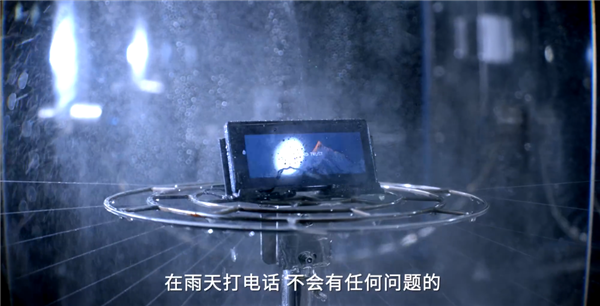 荣耀Magic3真机曝光：3D纳米微晶工艺+行业领先防水散热性能