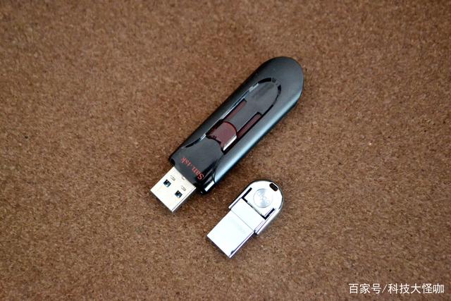 传统U盘要完蛋？性能提升十倍，还支持C口！老闪迪终于被我淘汰了