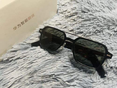 华为首款搭载HarmonyOS智能眼镜评测：内藏乾坤的百搭穿戴设备 兼顾海量智慧体验