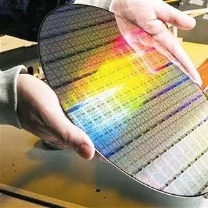 全球芯片持续短缺，半导体制造商如何扩大AI部署？