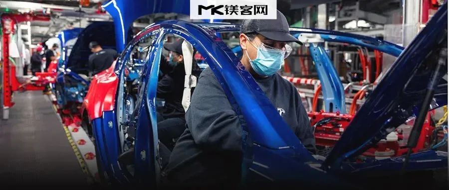 特斯拉1天净赚1个亿，车企们看完都沉默了……