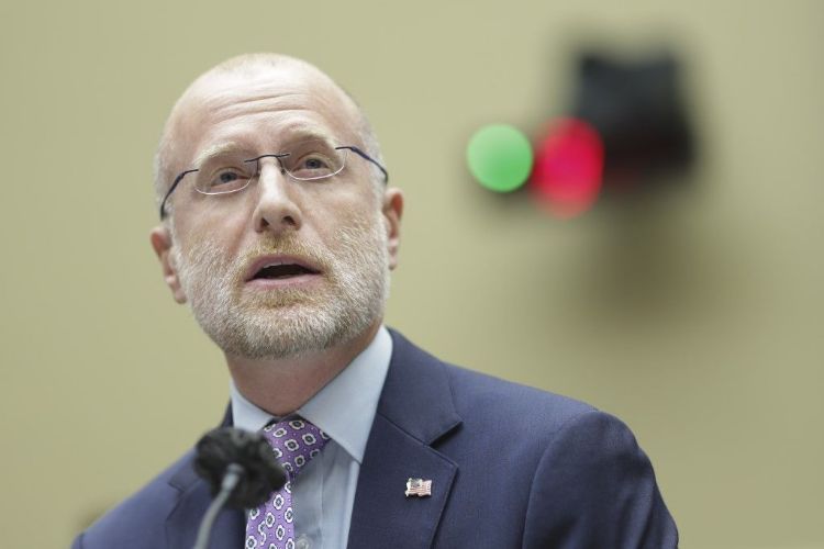 FCC共和党籍委员Brendan Carr要求苹果和Google必须在各自应用商店中下架TikTok应用。法新社
