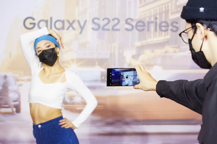 S22开门红、中厂推新机 Android阵营挫苹果锐气