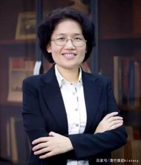 “芯片女皇”何庭波：研究芯片22年，“备胎”计划扭转垄断局面