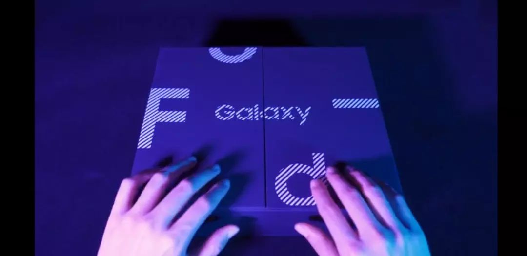 “遗憾或许盖过了惊艳”：三星Galaxy Fold开箱上手