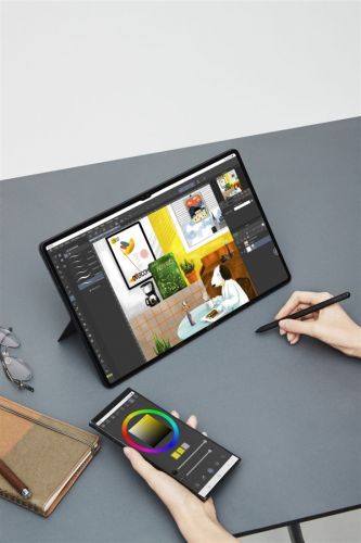 三星Galaxy Tab S8真机实拍图曝光：14.6英寸超大刘海屏吸睛