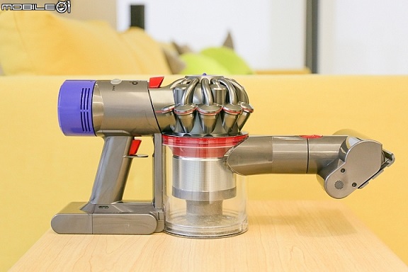 不放过任何脏污 Dyson V10开箱 再和V8比一比