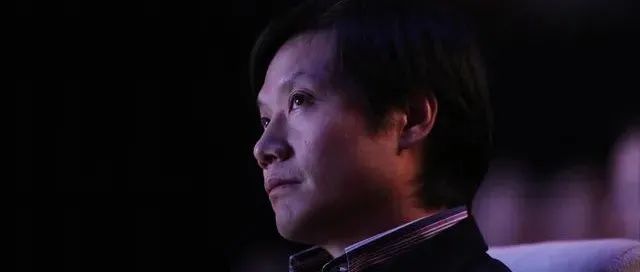 雷军再失猛将，小米12号创始员工离职；百度开除一研发工程师：因在公司浏览传播违禁图片；马斯克捐赠约360亿元特斯拉股票｜雷峰早报