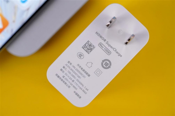首发5400万IMX800视频主摄！荣耀70 Pro开箱图赏