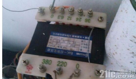 自制12伏蓄电池充电器详细操作步骤