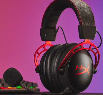HyperX 推出续航力长达 300 小时的无线电竞耳机 Cloud Alpha、首款电竞手把 Clutch 等新周边装置