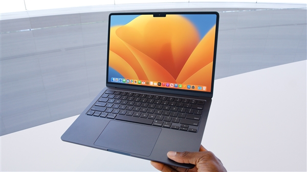 苹果开倒车 M2版MacBook Pro瞬间不香了:读取速度远低于上代