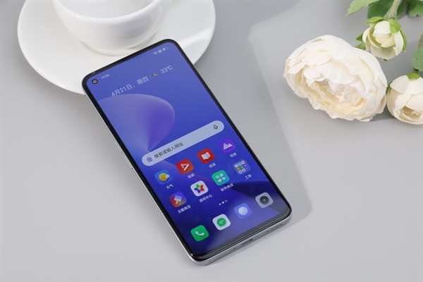 1799元闭眼买!realme Q5 Pro上手:几乎找不到短板
