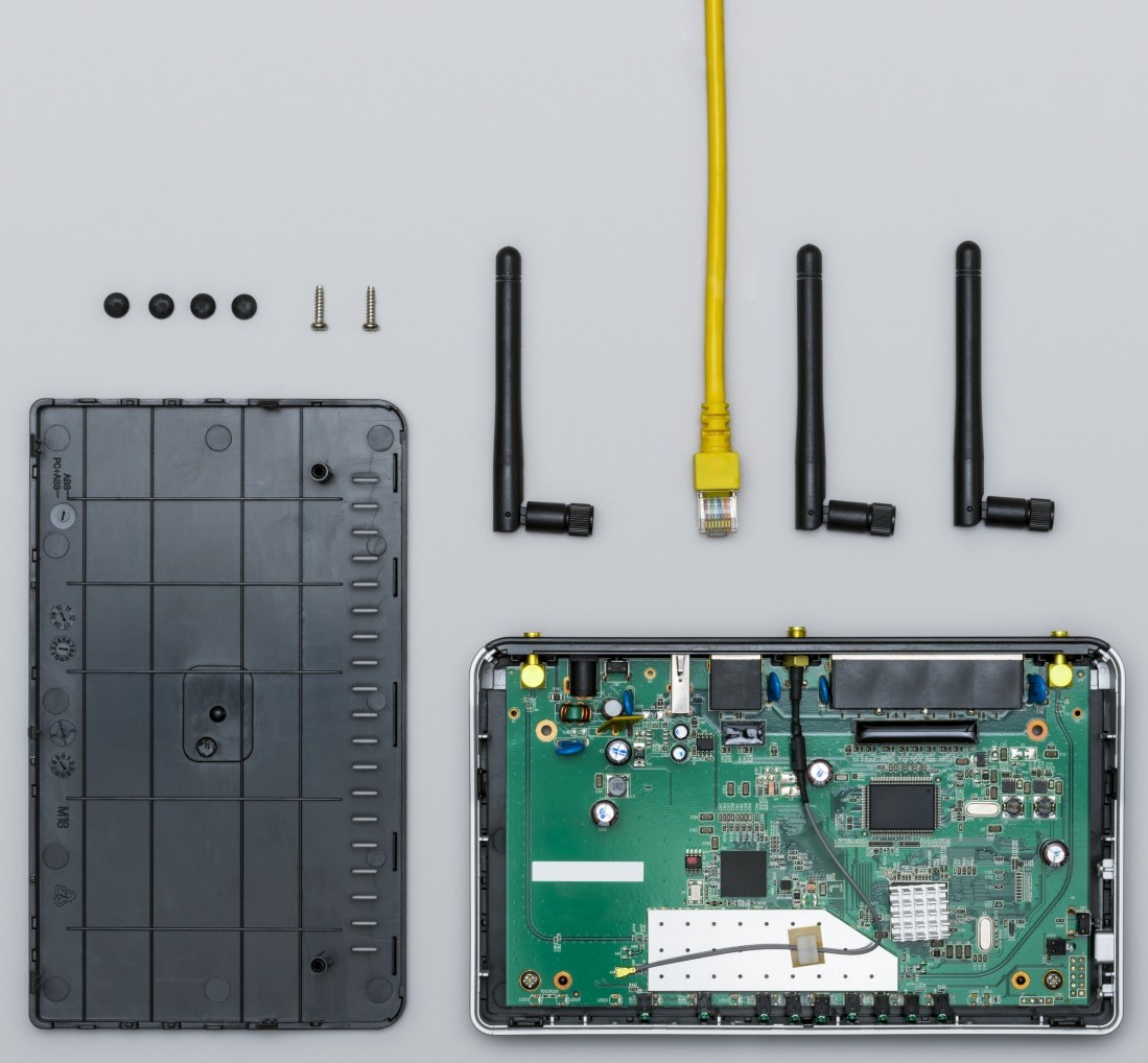 e络盟供应Multicomp Pro全新系列经济型定制机箱