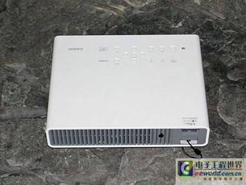 LED+激光偏色现象