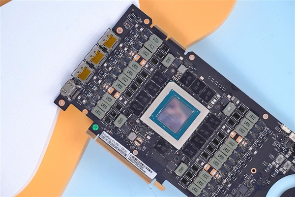 24GB显存卡皇!影驰RTX 3090 Ti星曜OC开箱图赏