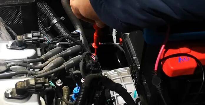 汽车初级点火电压波形分析示波器测量