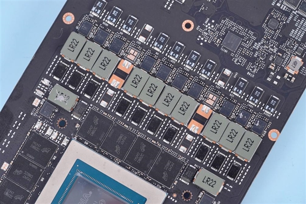 24GB显存卡皇!影驰RTX 3090 Ti星曜OC开箱图赏