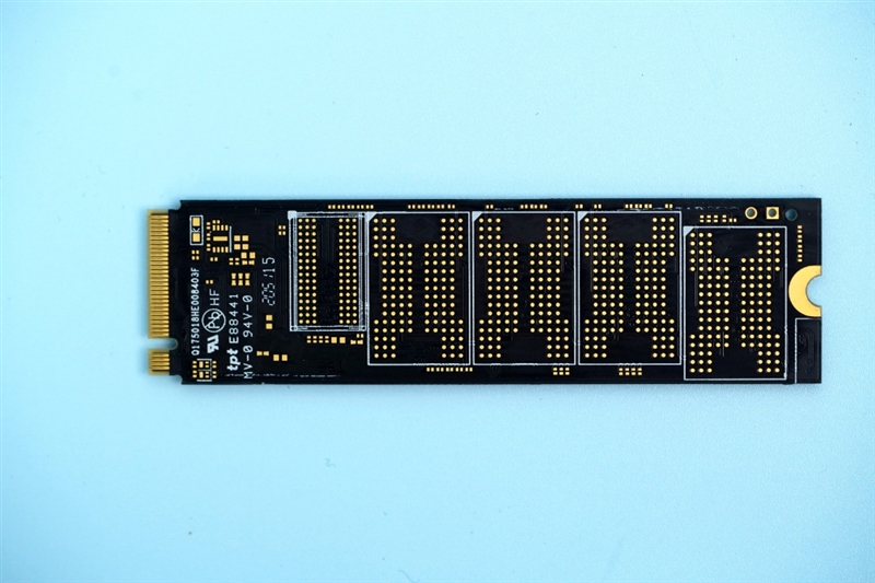 性能、温度超常发挥！技嘉钛雕AORUS Gen4 7000s 1TB SSD评测