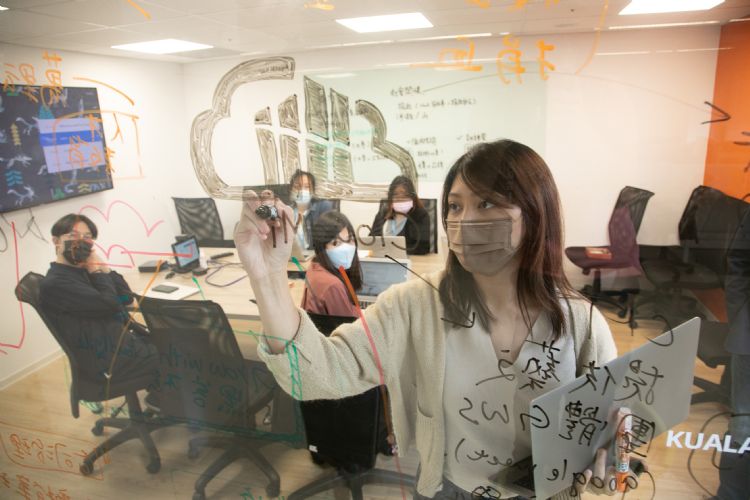 人才政策以拖待变 人力资本恐提早崩溃