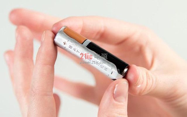 一个铁片就能让废电池满血复活:8倍寿命