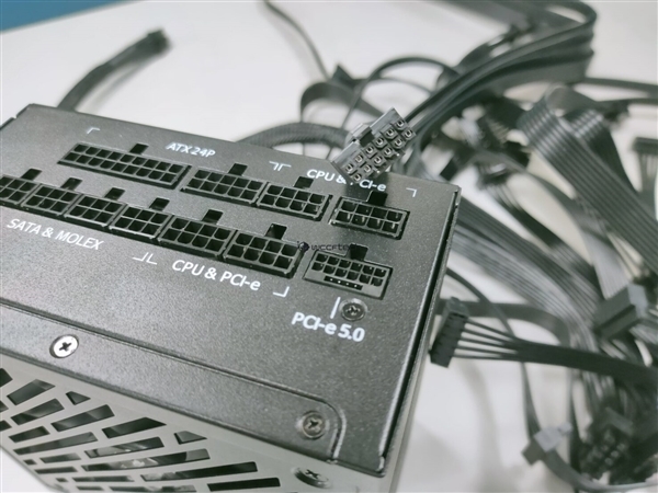 下代RX 7000显卡不上PCIe 5.0电源 AMD认为不太稳定