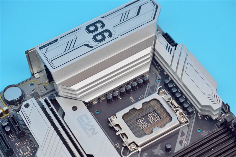 高性价小钢炮！七彩虹B660M GAMING PRO主板评测：内存轻松超4400MHz