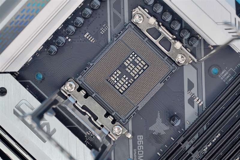 高性价小钢炮！七彩虹B660M GAMING PRO主板评测：内存轻松超4400MHz