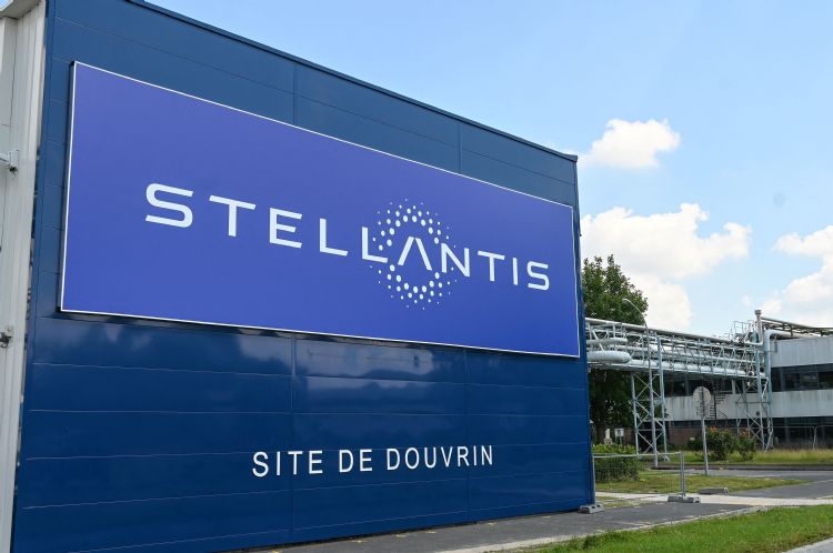 Stellantis：车用芯片2022年持续短缺